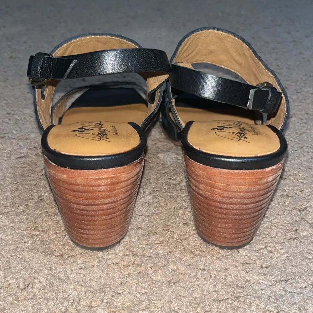 Patricia Nash Romana Italian Tooled‎ Leather Stacked Chunky Block Heel Sandal 10 - Image 3