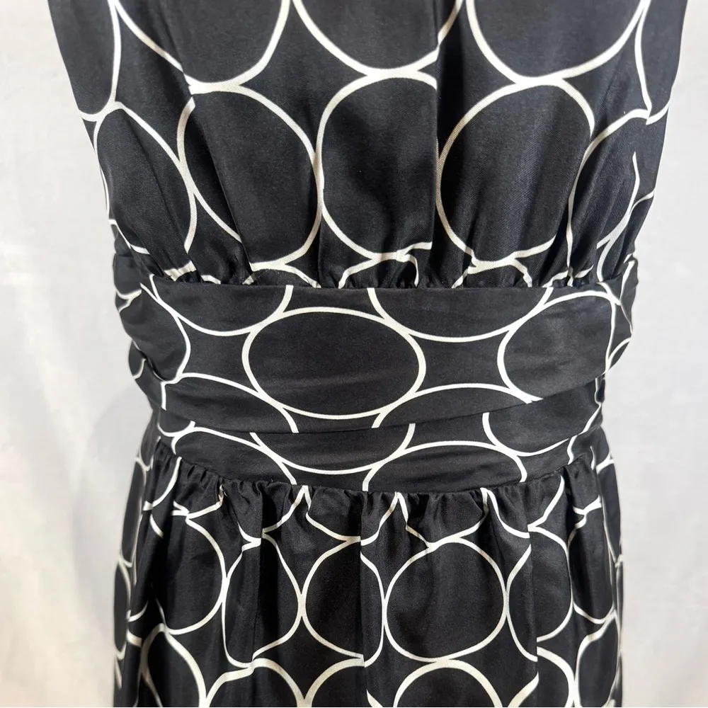 White House Black Market 100% silk black and white circle print dress size 4 - Image 3