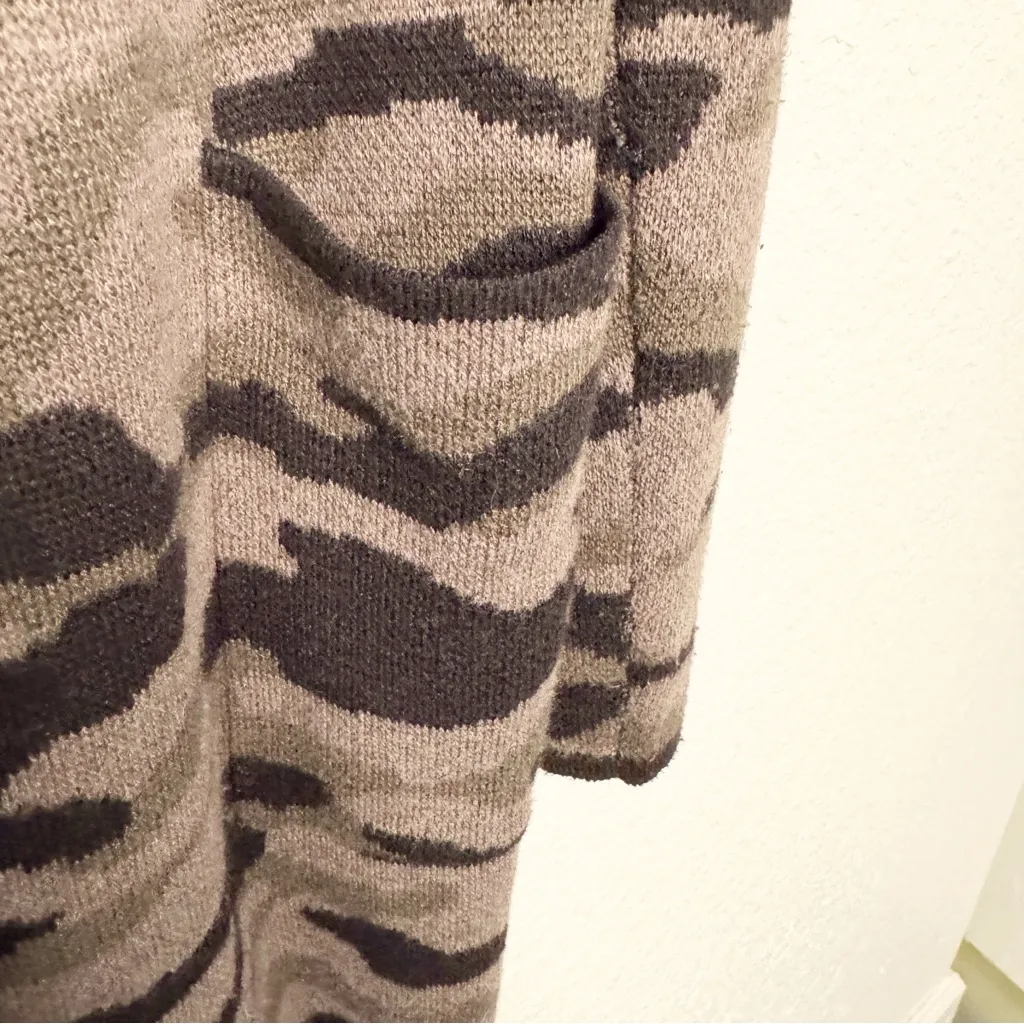 RACHEL ZOE CAMO GREEN BLACK HOODED OPEN FRONT CARDIGAN SZ S - Image 3