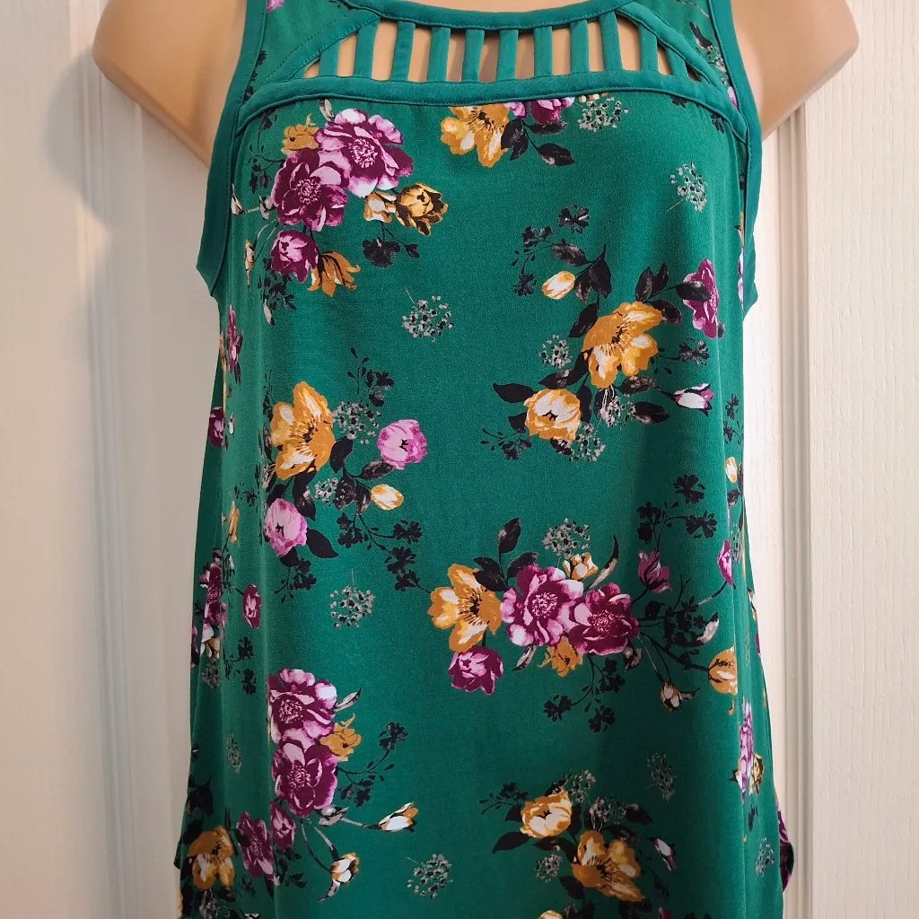 Torrid 00 Floral Green Sleeveless Top - Image 5