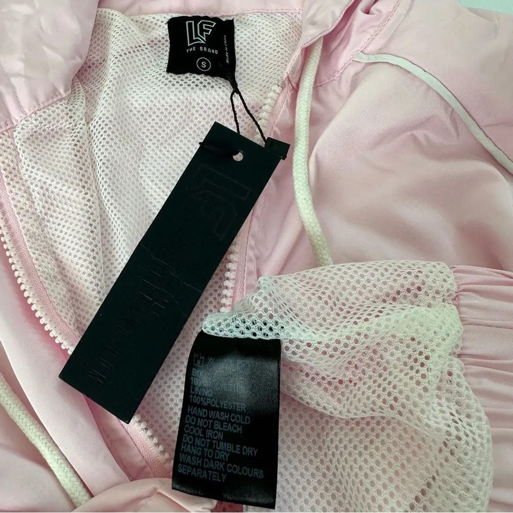 LF The Brand NWT Pink  Cropped Windbreaker Hoodie, S - Image 7