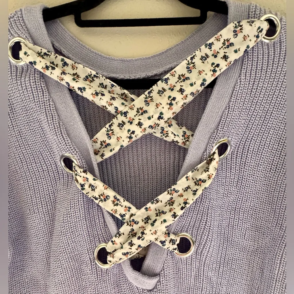 ASOS size 4 (S) Lavender Lace-Up Sweater - Image 3