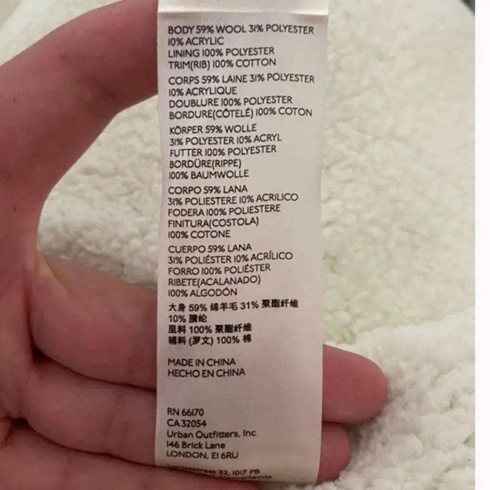 Free PEOPLE Layer Up Vest Wool and Sherpa Aztec print Reversible XS oversized - Image 8