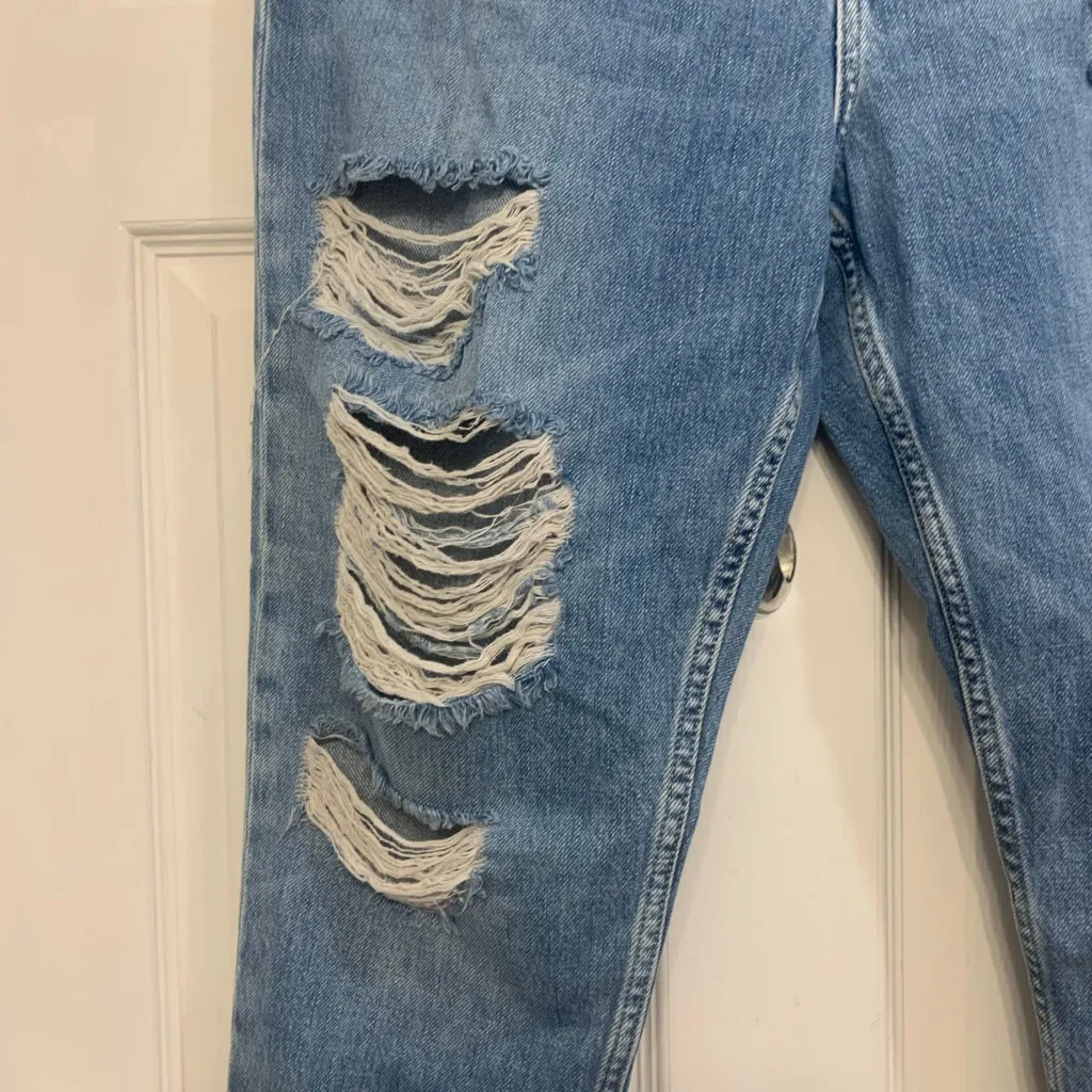 Top Shop Moto Hayden Boyfriend Distressed 34x30 Jeans.        2618 - Image 2