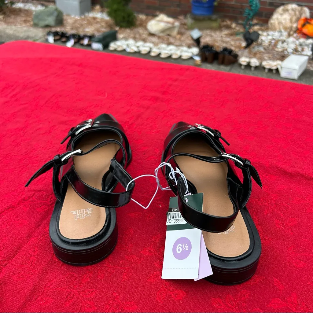 Size 6.5 Peyton Double Buckle black Slingback Flats by wild fable - Image 3