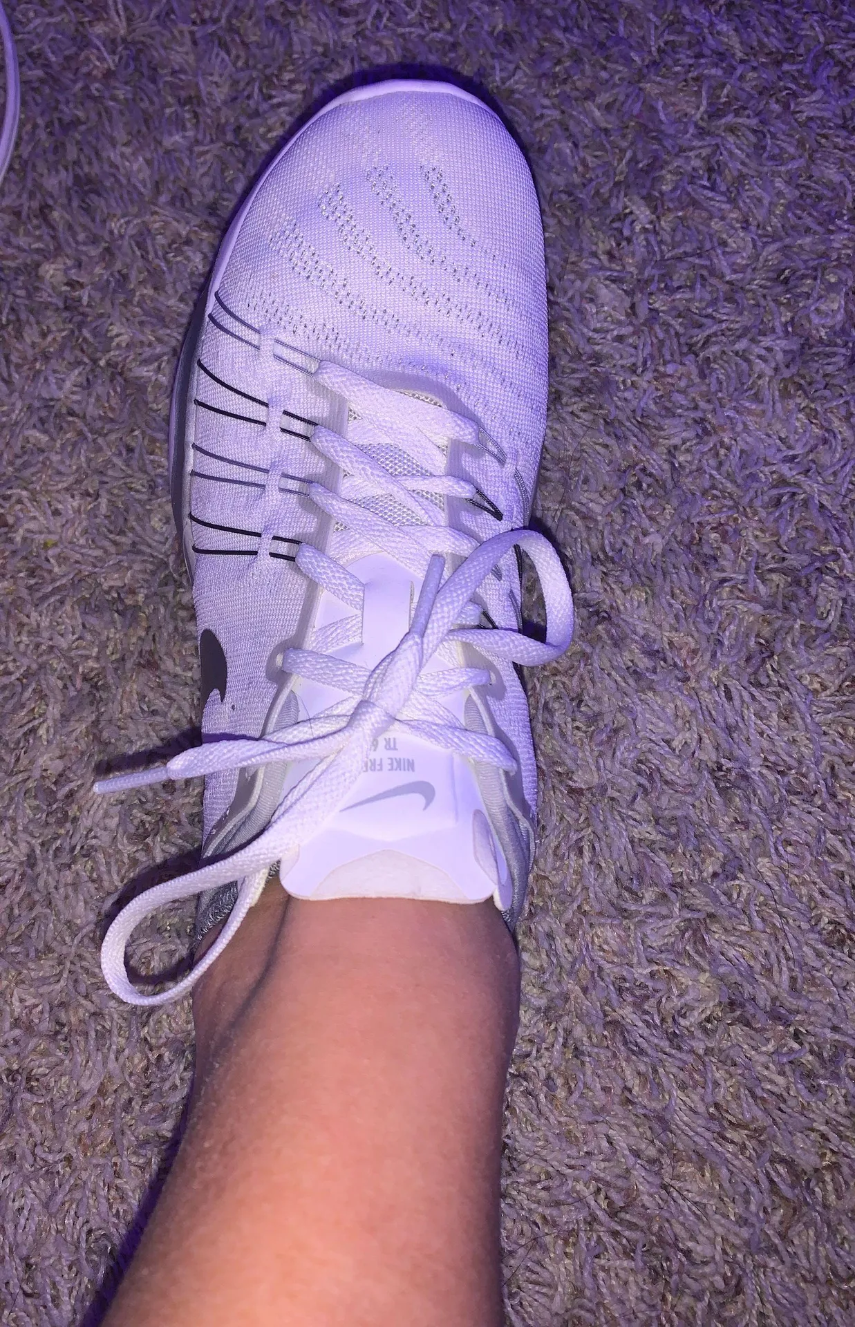 Nike Tennis Shoes - Image 4