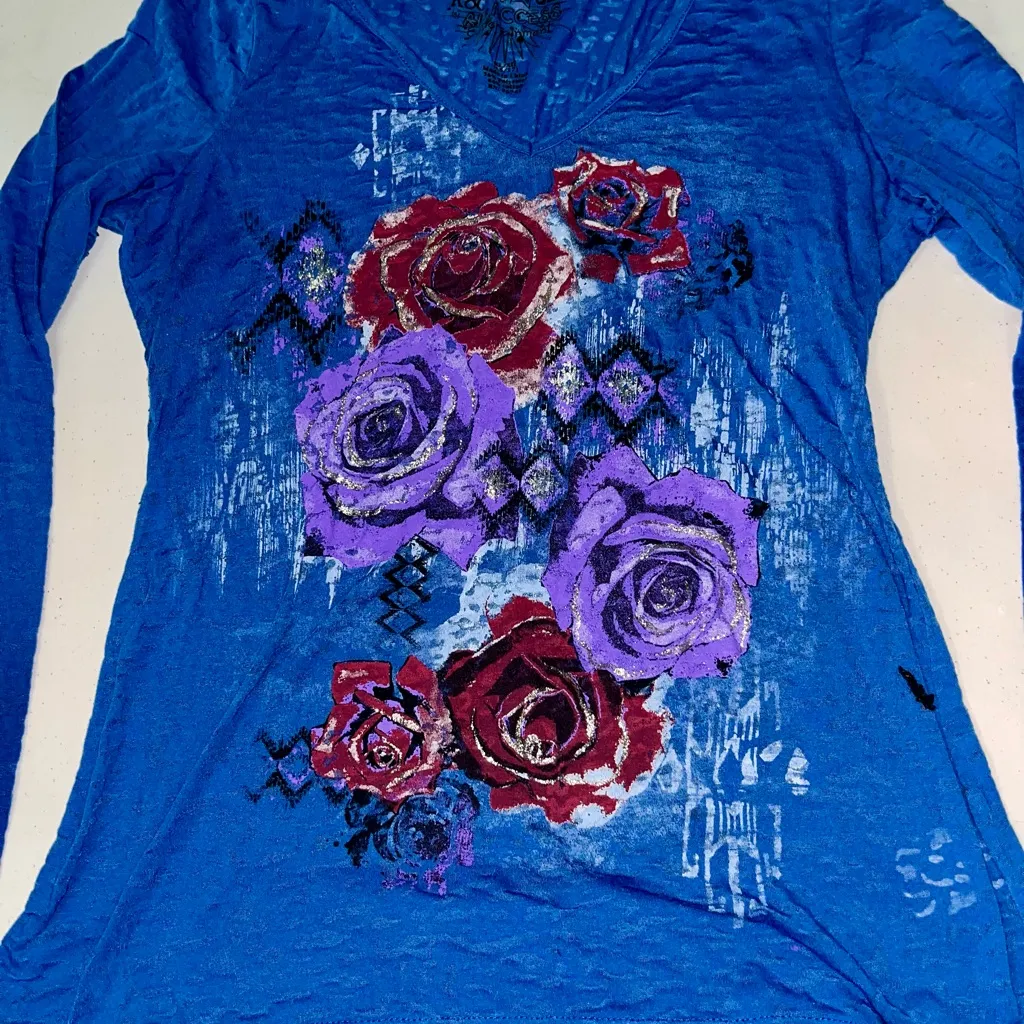 💙 Rocker Girl Sheer Floral V Neck Top Blue Size undefined - Image 2