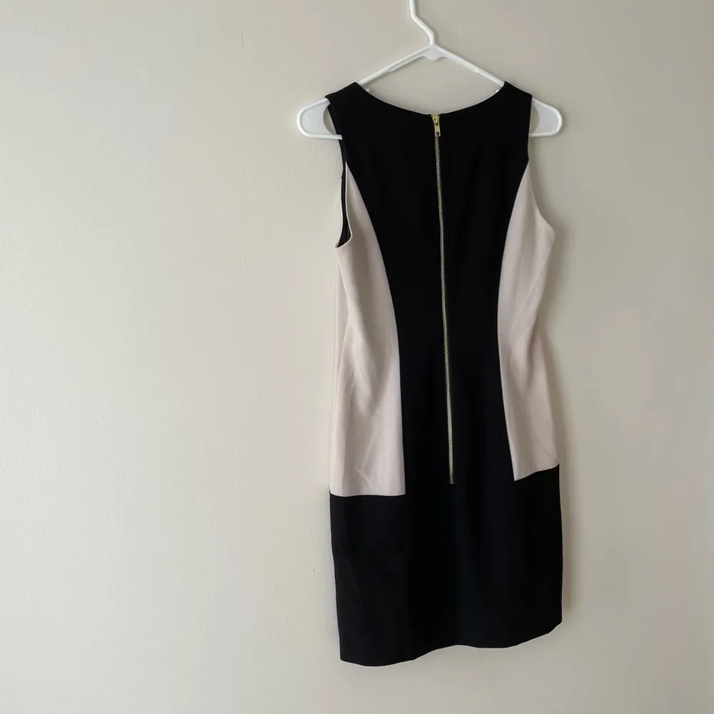 C Luce Color Block Sleeveless Cocktail Dress in Black and Beige. Size Sm… - Image 5