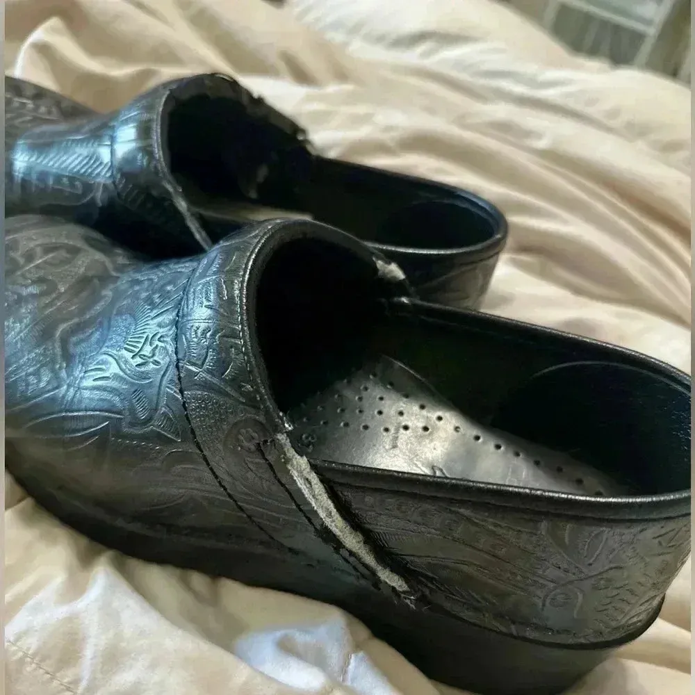 Dansko‎ nursing shoes - Image 4