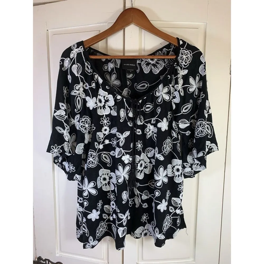 Liv Los Angeles Boho Cottagecore Blouse Womens Small Floral Embroidered Tassels‎ Black - Image 3