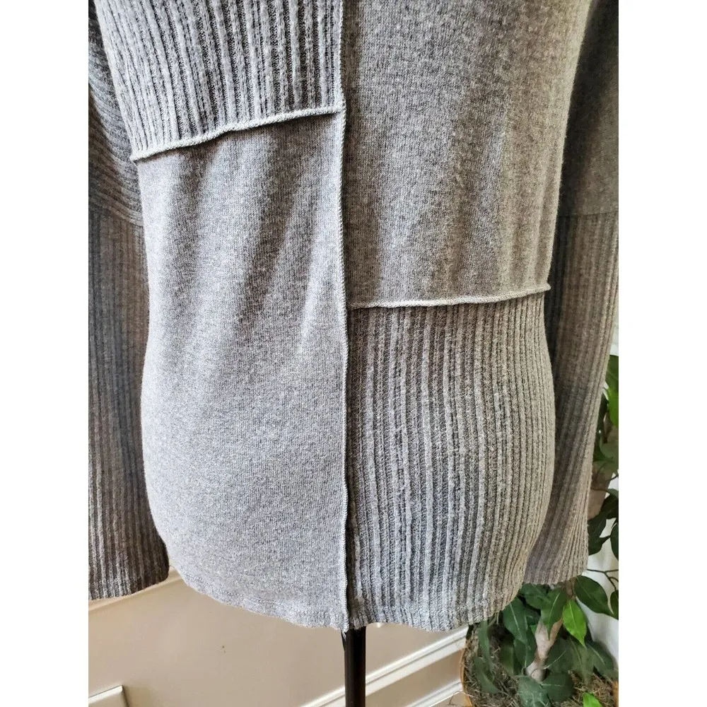 H By Bordeaux Women's Gray Polyester Long Sleeve V-Neck Pullover Knit Sweater XS - Image 4