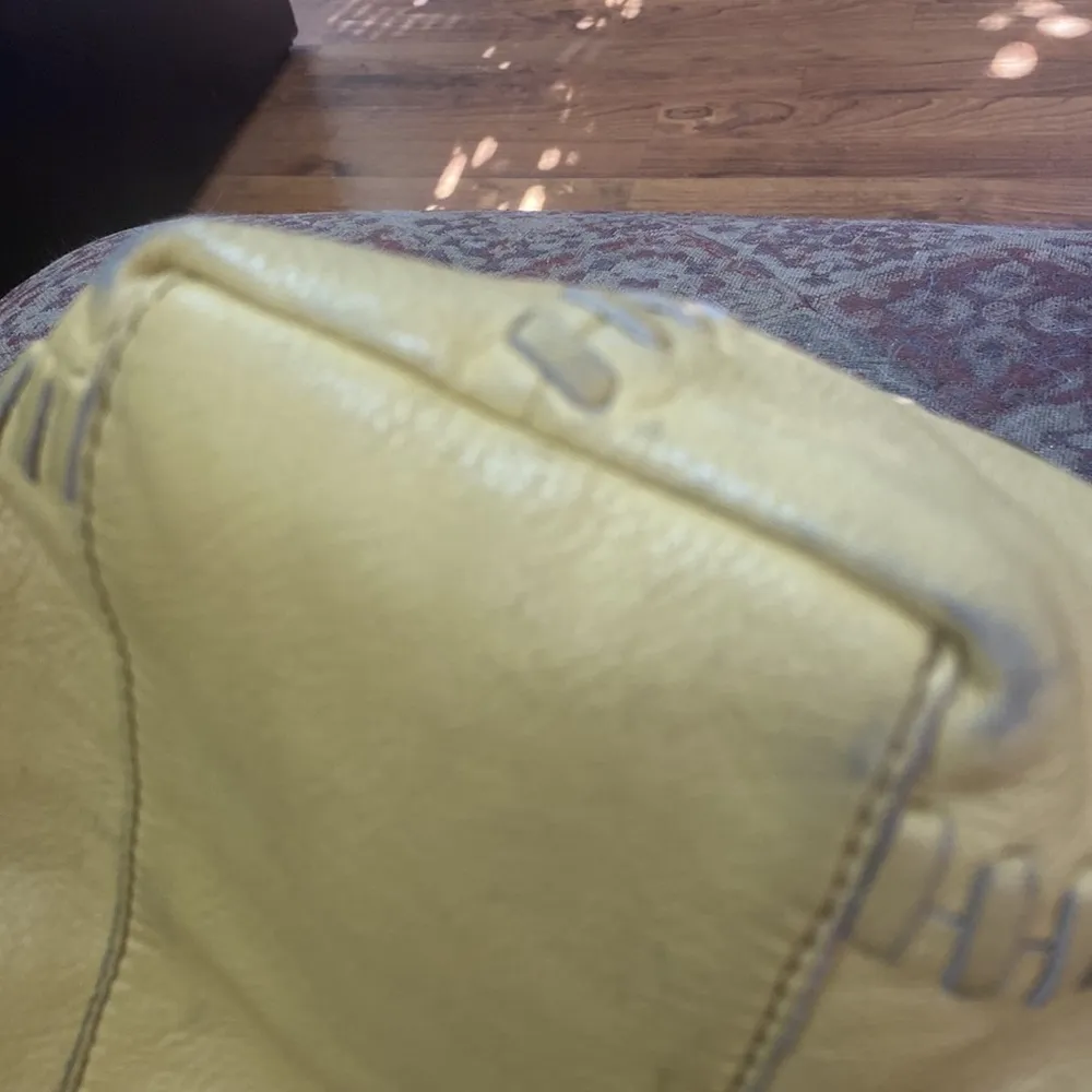 Lucky Brand Lucky 🍀 brand leather purse - Image 9