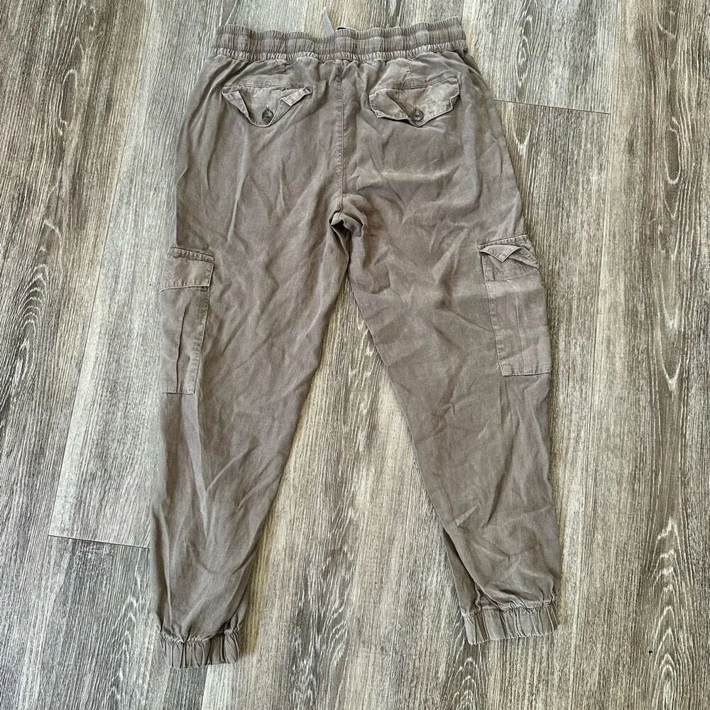 Cloth and Stone tan drawstring joggers - Image 11