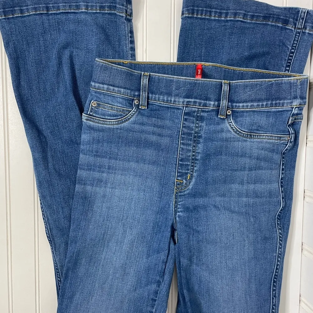 SPANX High Rise Flare Jean In Vintage Indigo Size Medium - Image 3
