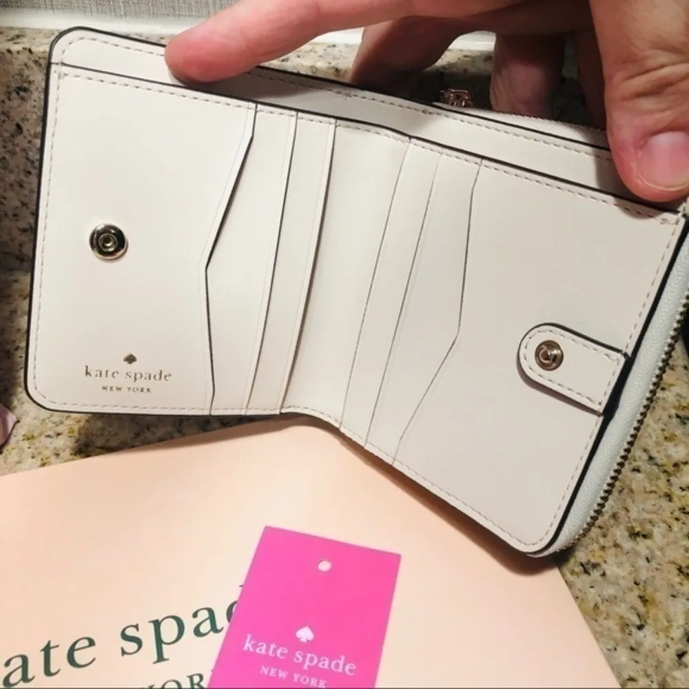 Kate Spade New York Parchment Bifold Wallet Zip Coin Pocket Leather NWT - Image 3