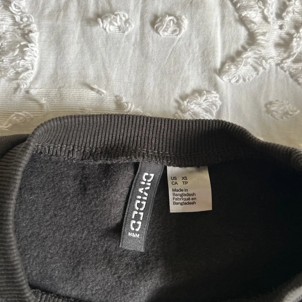 Black XS Crewneck - Image 5