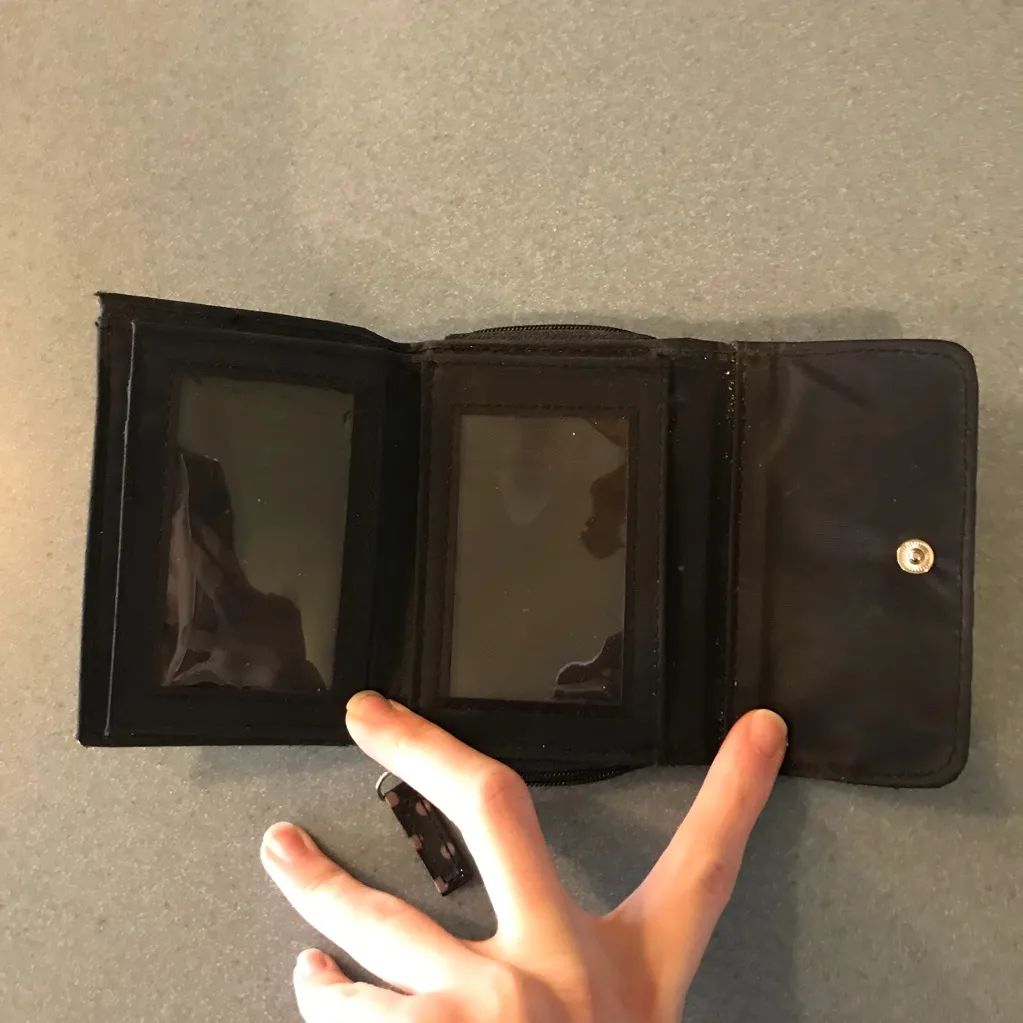 Claire’s Polka dot small wallet Tri Fold FLAWS Black - Image 2