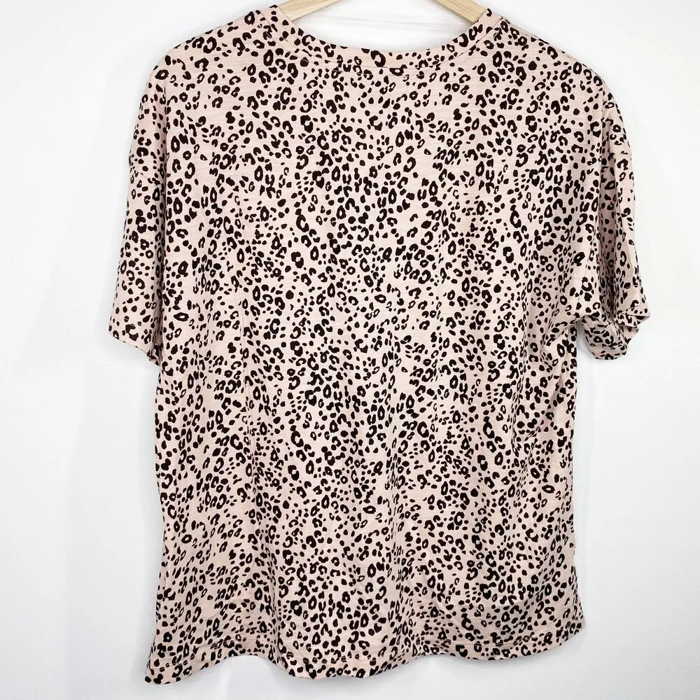 Sanctuary Pink Cheetah Print V-Neck Short Sleeve T-Shirt Women's Size Small NWOT - Image 2
