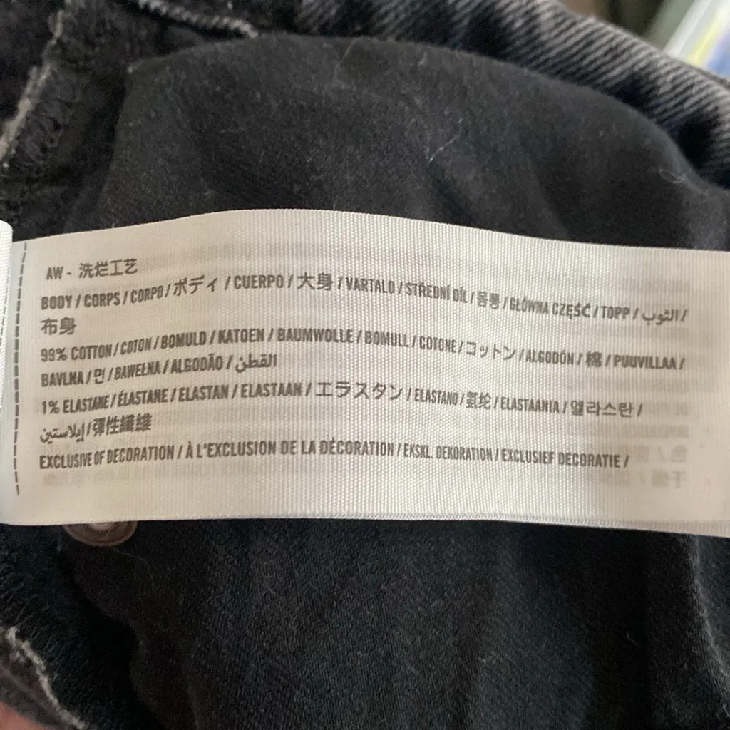 Abercrombie Ultra High Rise 90s Straight Jean Size 26R Washed Black Split Hem - Image 13