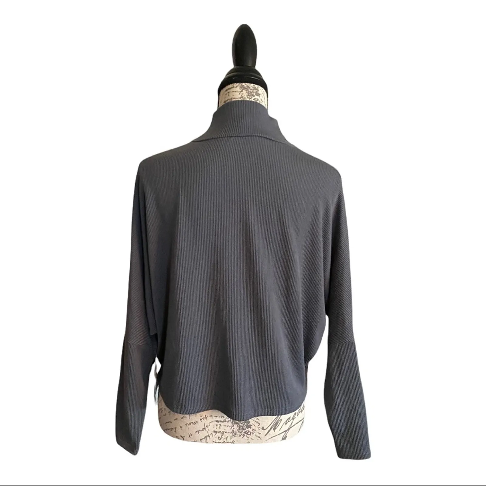 Melrose And Market NWT Gray Long Sleeve Shirt XS - Image 2