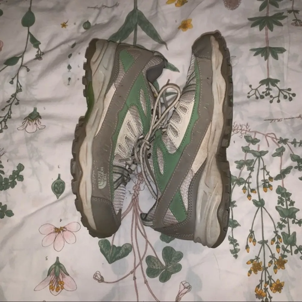 North face hiking shoes - Image 4