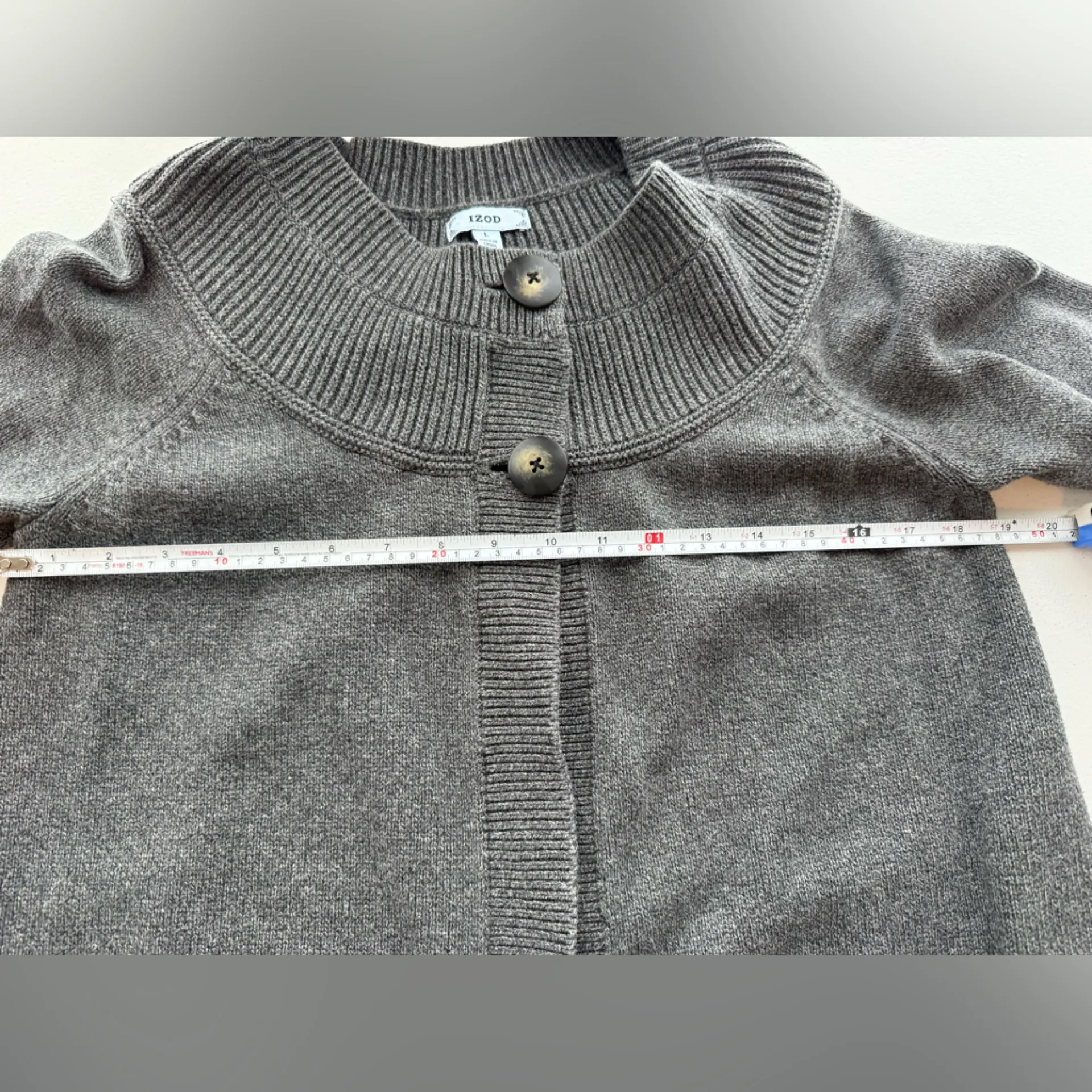 IZOD Two Button Cardigan Size Large - Image 6