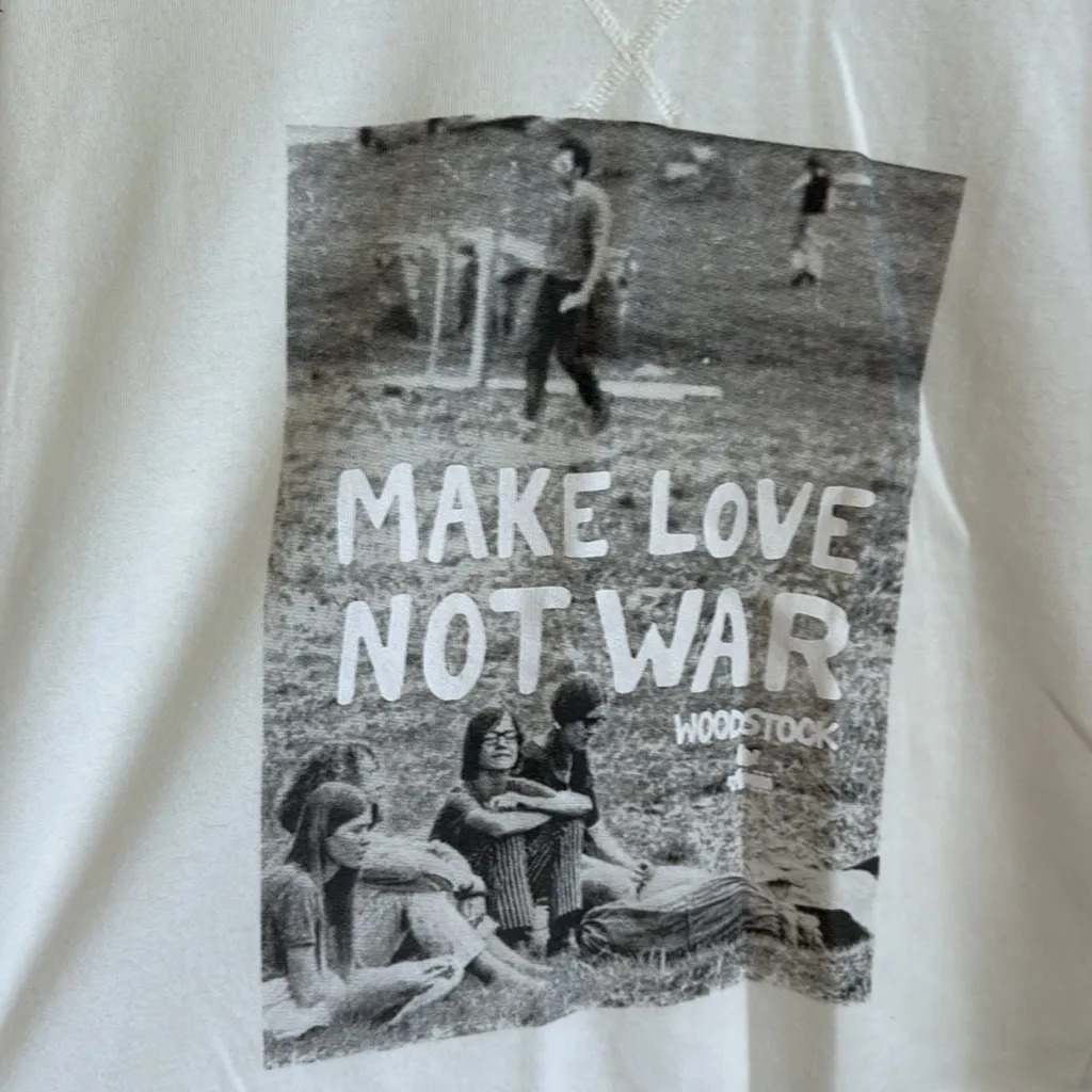 Woodstock “Make Love Not War” Sweatshirt Cream Lightweight Pullover XS Black - Image 3