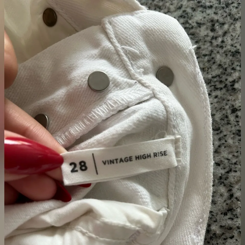 Pacsun White Vintage High Rise shorts - Image 4