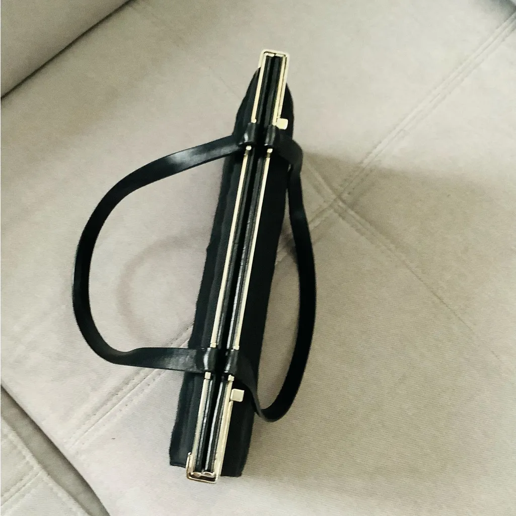 Authentic GUCCI GO OUT purse 👠💄🌹 - Image 4