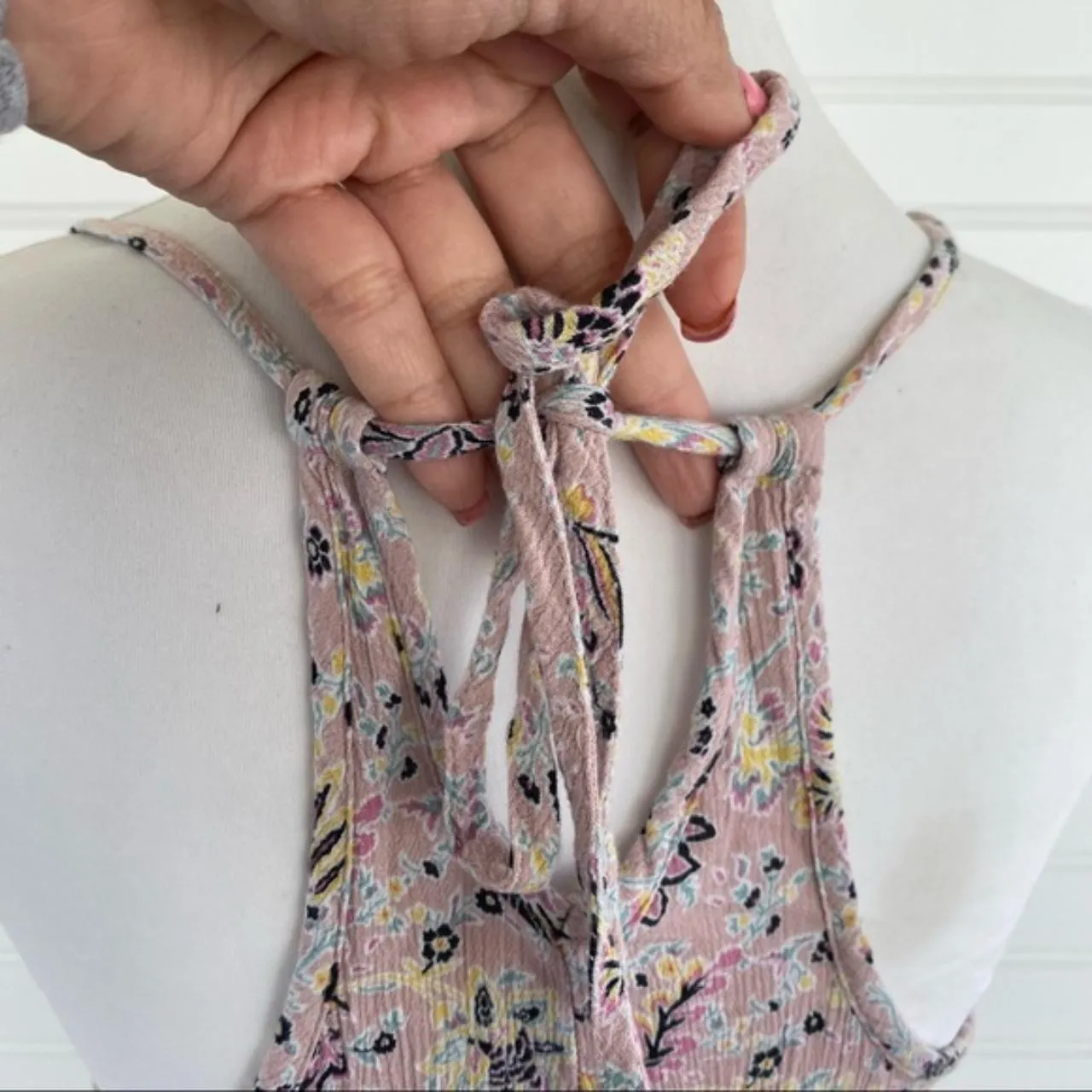 Mossimo Pink Floral Blouse Size M - Image 4