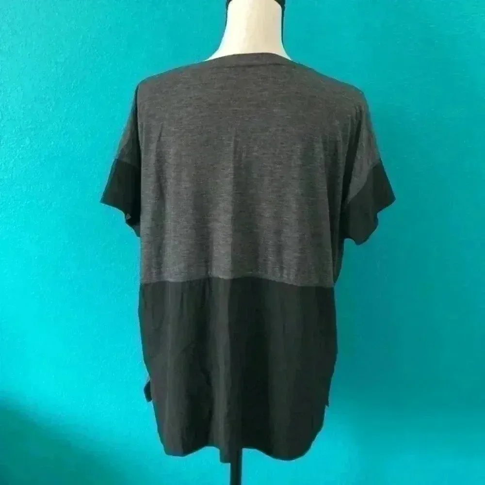 ⭐️ Champion athletic grey and black tee shirt in size medium - Image 2