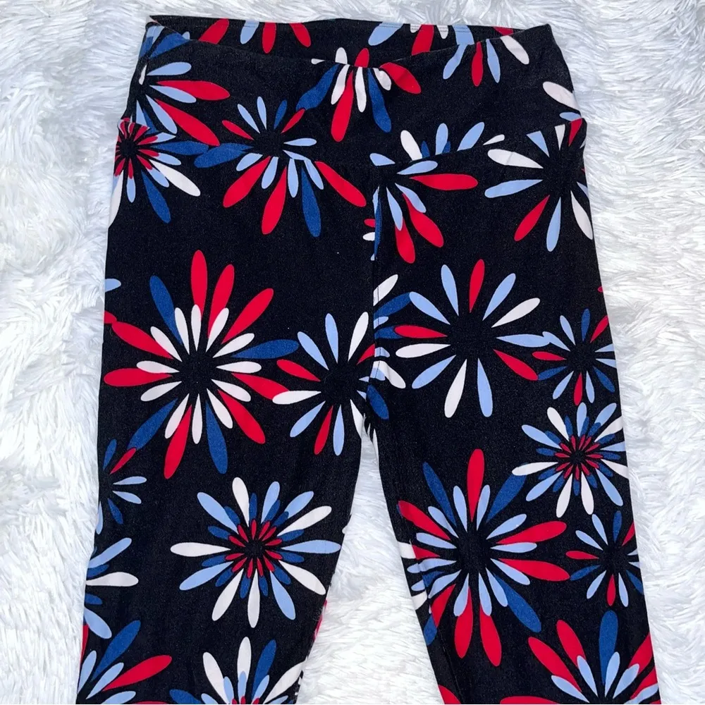 LULAROE Black Red Blue White Patriotic Fireworks Leggings One Size - Image 3