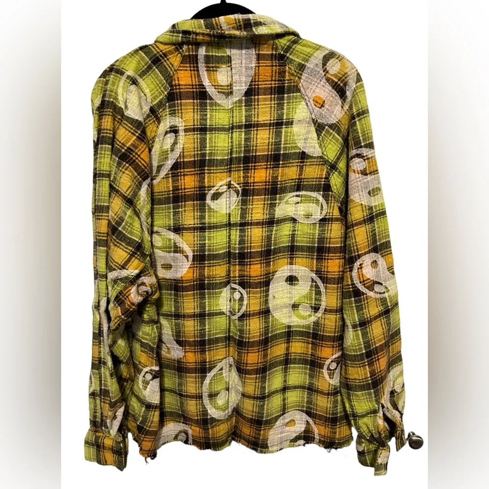 BDG Flannel Button Down Shirt
Brody Yin Yang Oversized Fit size small - Image 2