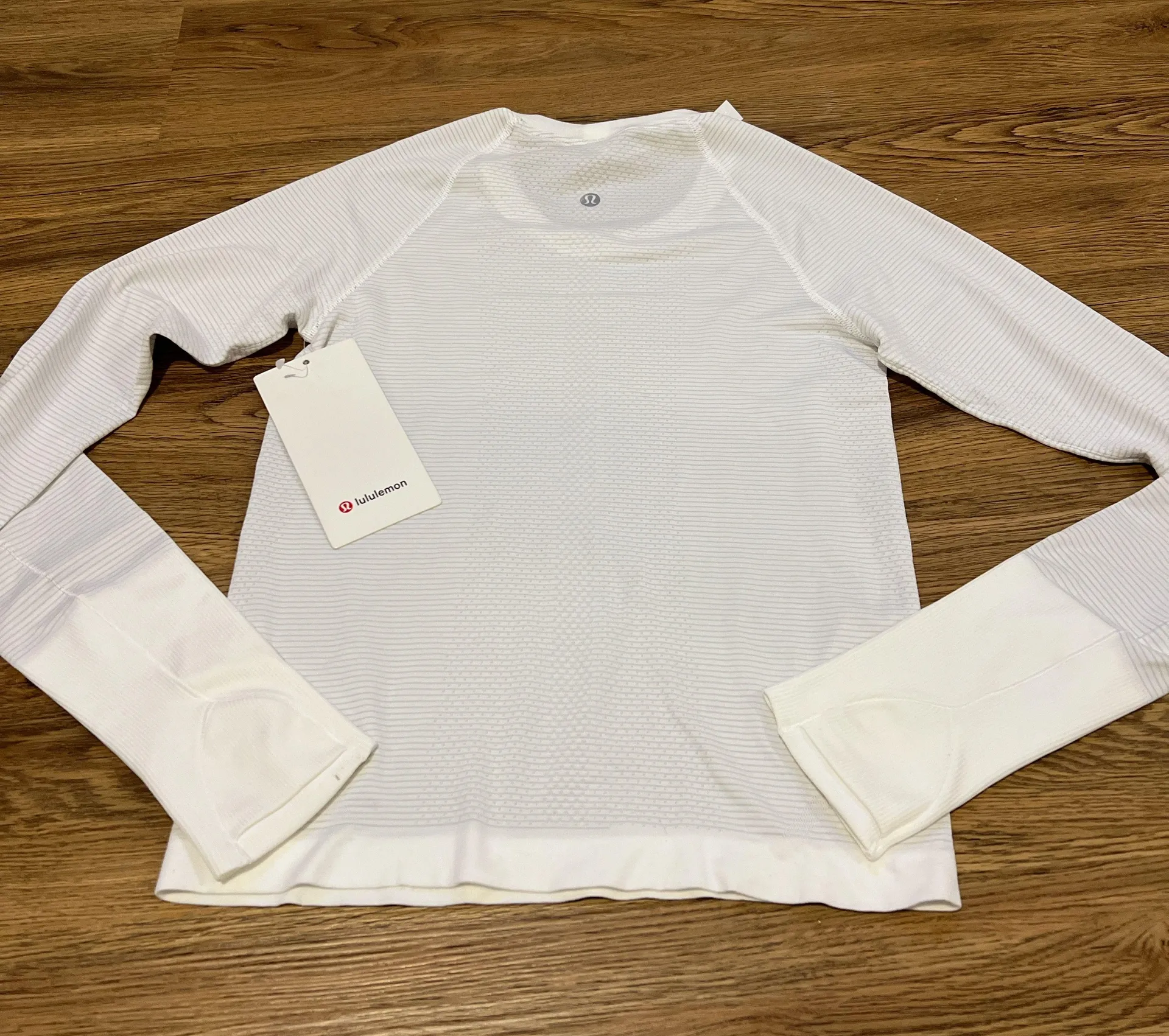 Lululon Swiftly Tech Long Sleeve 2.0 *Race  - Image 2