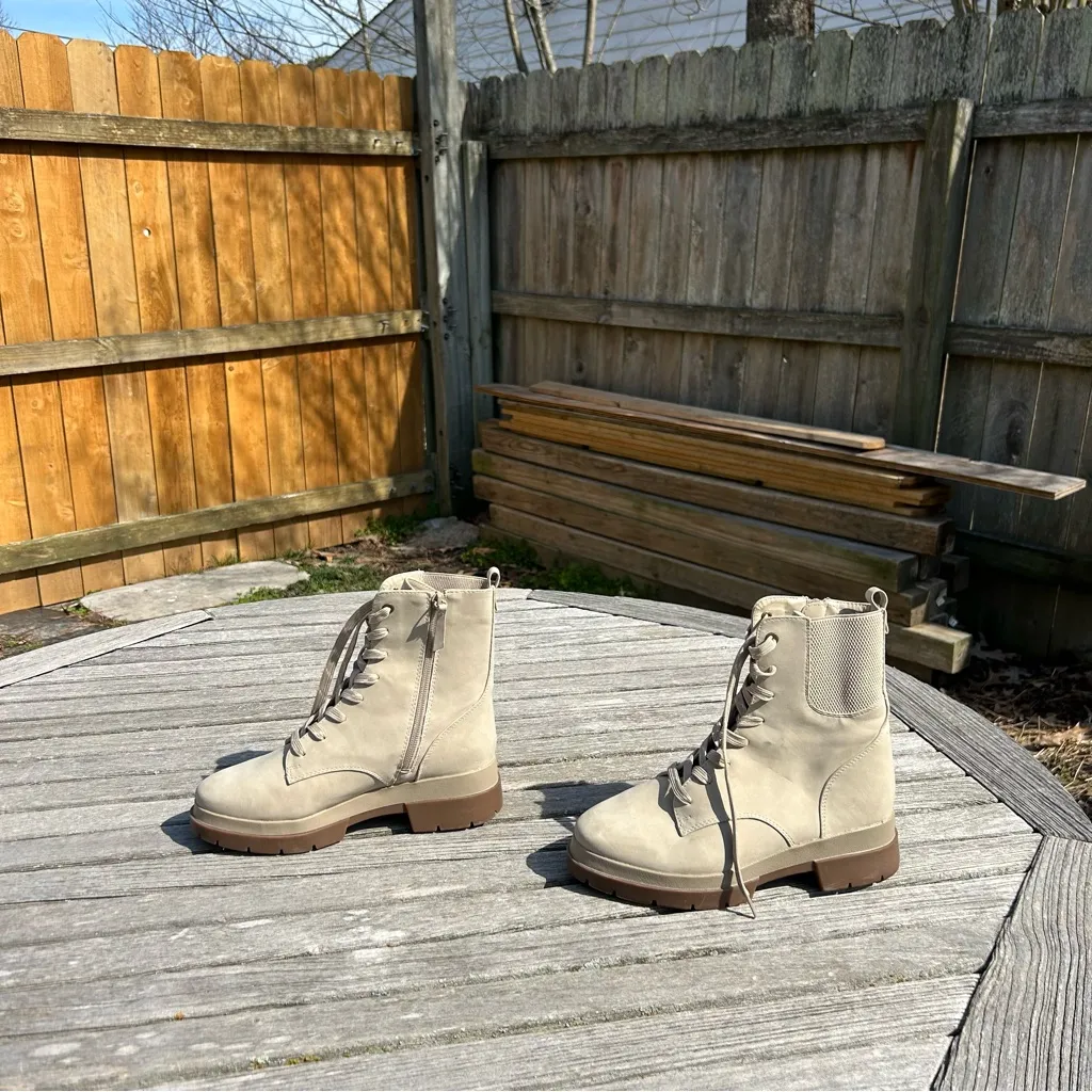 Women's SOUL‎ Naturalizer, Ozzy combat boot size 7W - Image 2