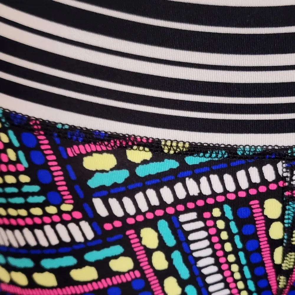 Aeropostale LIve Love Dream Multicolored Mandala Activewear Leggings Size Small - Image 2