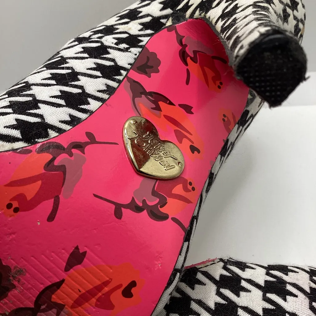 Betsey Johnson Taylr Houndstooth heels. Size 7.5 - Image 9