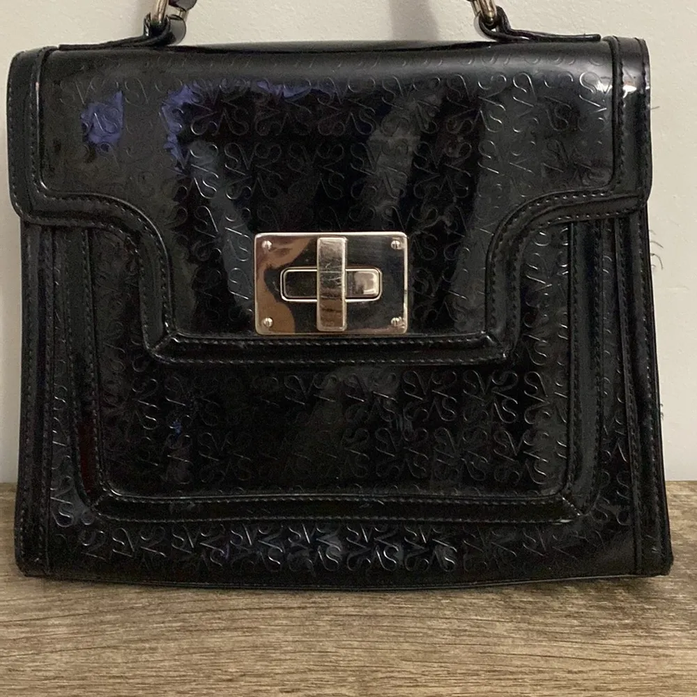 Simply Vera Vera Wang womens black. Floral satchel turn lock hand bag - Image 3