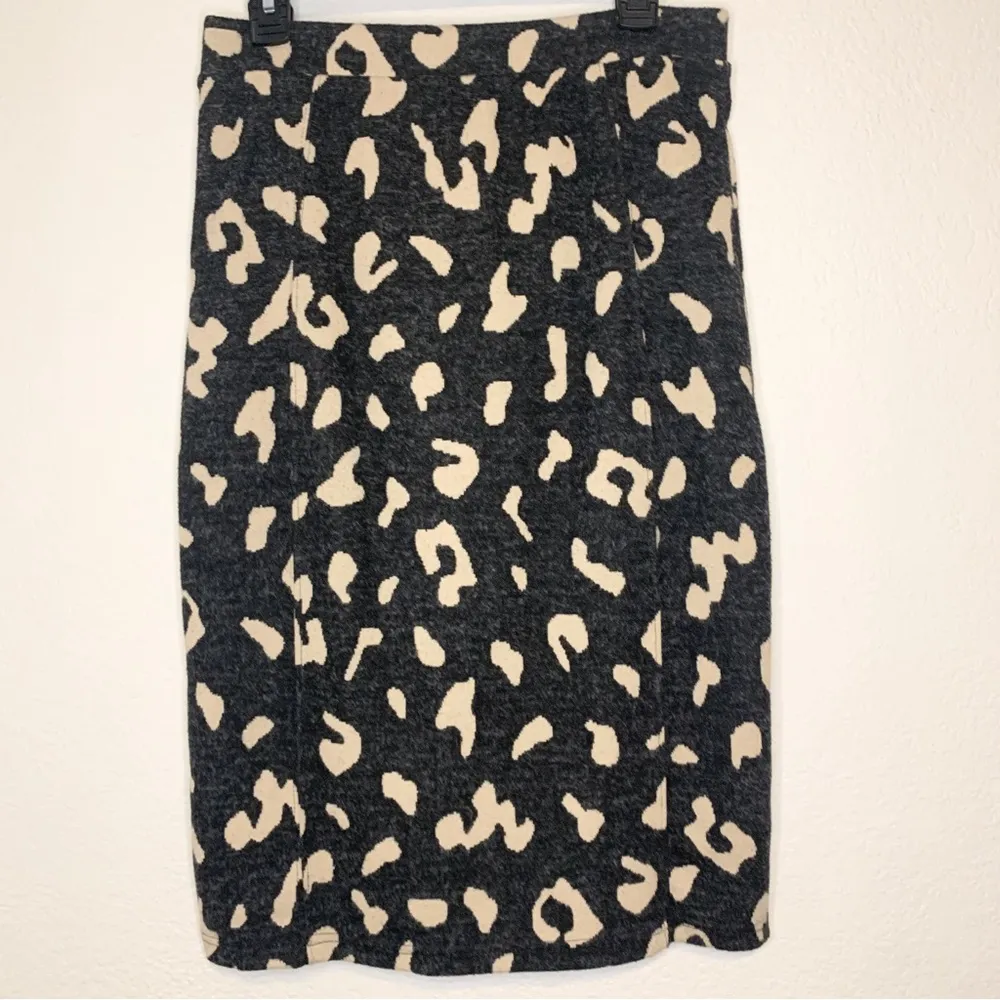 Anthropologie Maeve Delphine sweater knit pencil skirt Leopard print Size M - Image 4