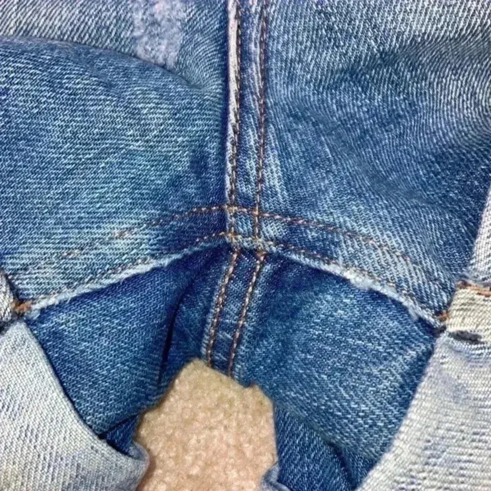 ASOS high rise ripped jean shorts in size 8 - Image 3