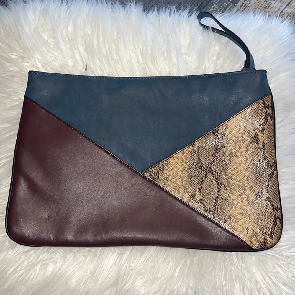 Zara Large Multicolored Clutch with Zipper and Pockets - Image 2