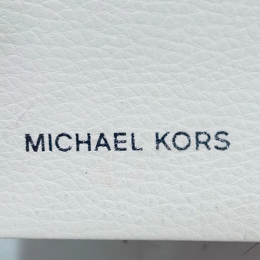 Michael Kors White Leather Sunglasses Case - Image 8