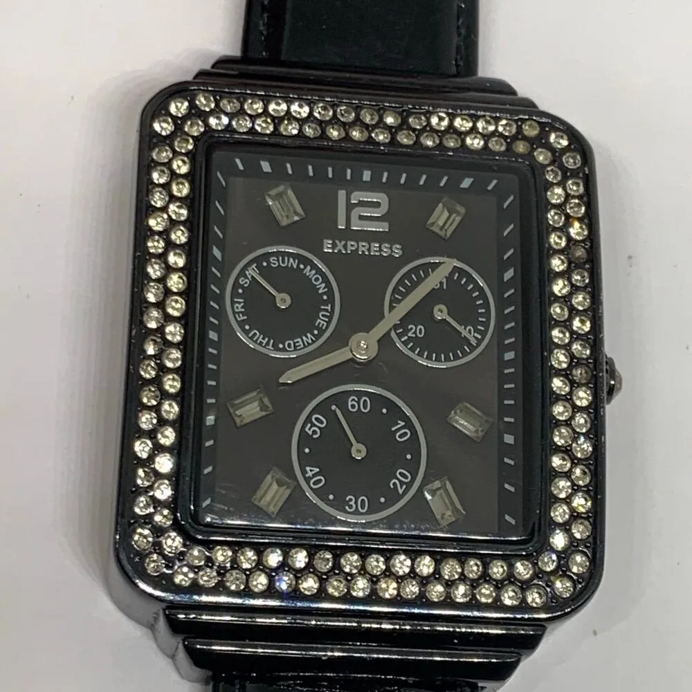 Express Crystals Black tone 35mm quartz analog watch Watch FMDEX1424 running - Image 2