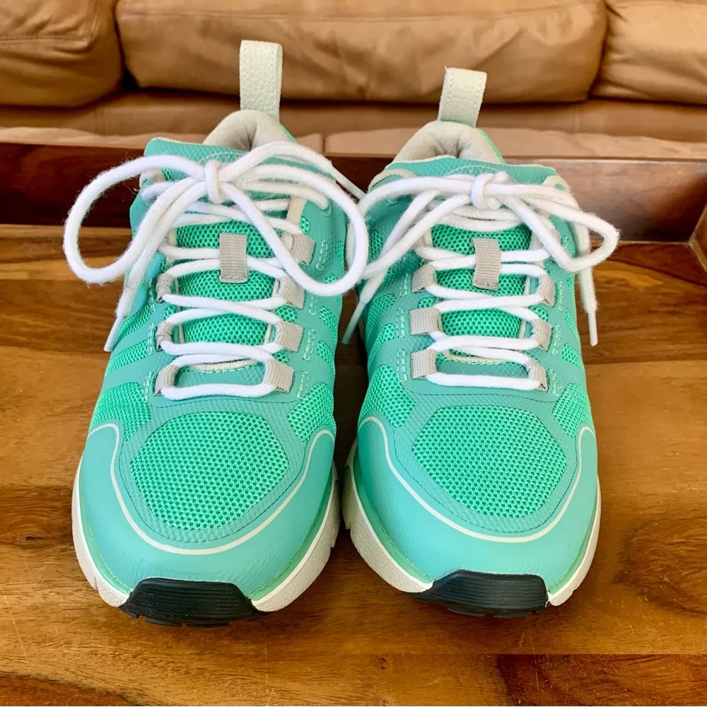 Dr. Comfort Orthopedic Breathable Mesh Cushioned Sole Sneakers Size undefined - Image 2