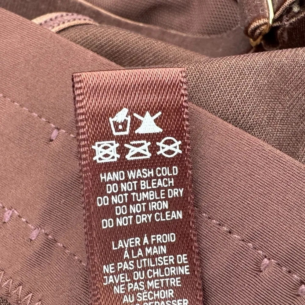 SKIMS Shimmering Corset Bra - Image 11