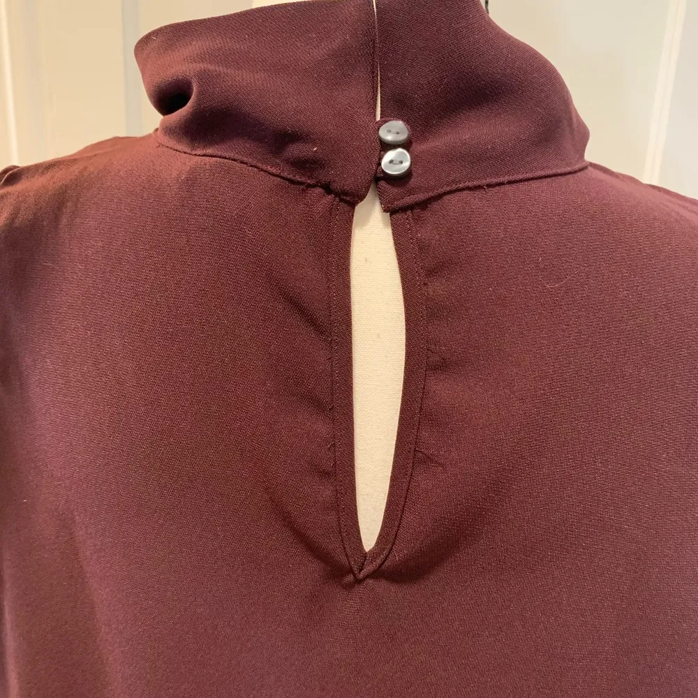 Ann Taylor | Maroon Asymmetrical sleeveless top - Image 4