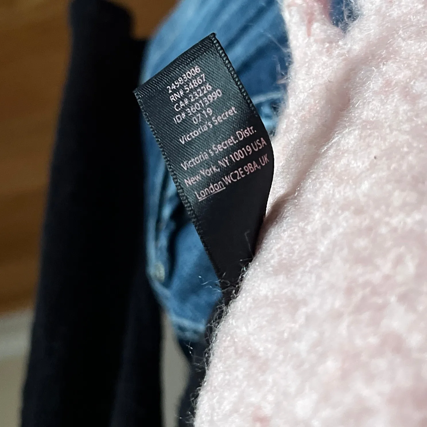 Victoria's Secret | Pink + White Colorblock Fuzzy Blanket Scarf | 2010s - Image 13