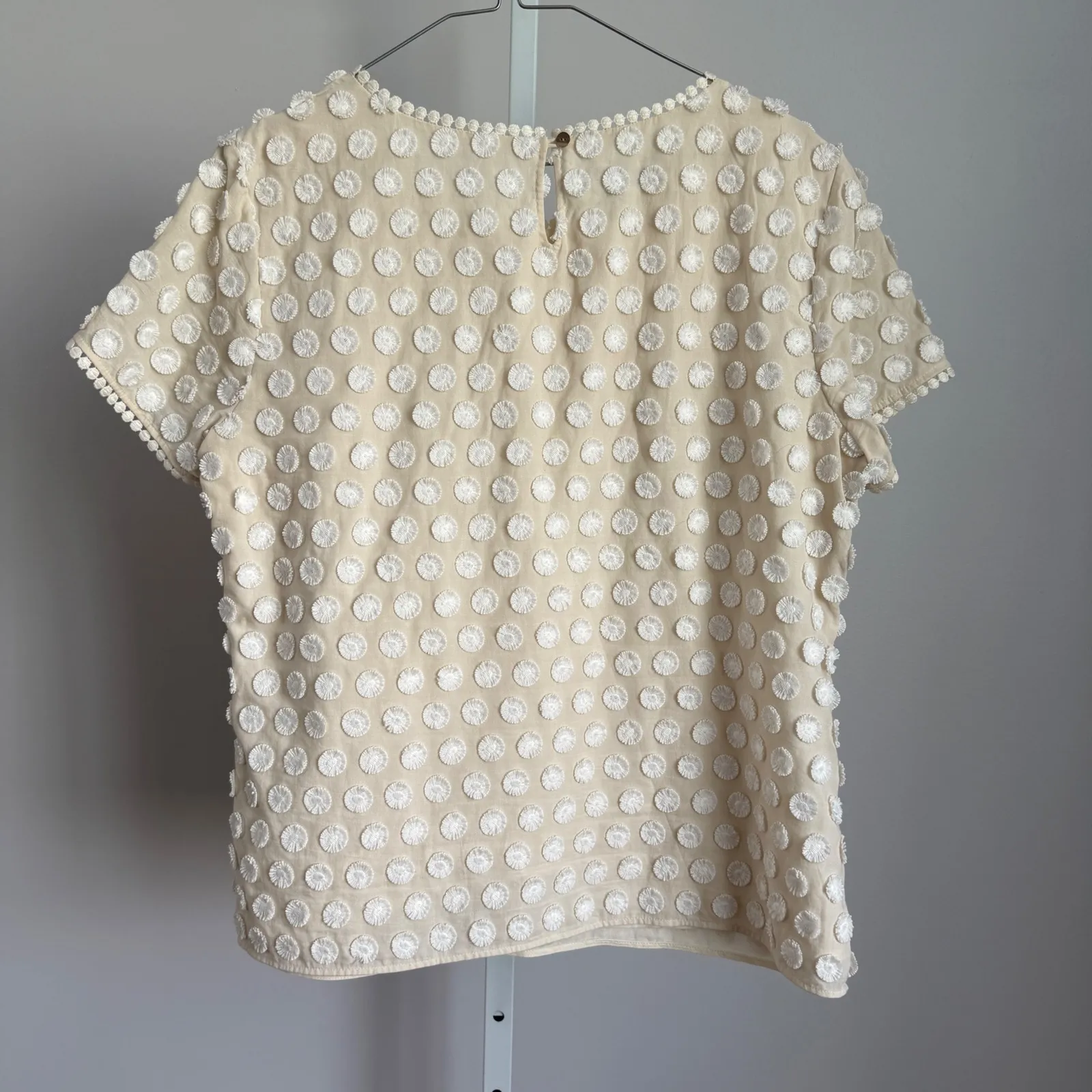 Talbots Top sz 8 Cream Luxury Minimalist Textured Polka Dot Short Sleeve Blouse‎ - Image 6