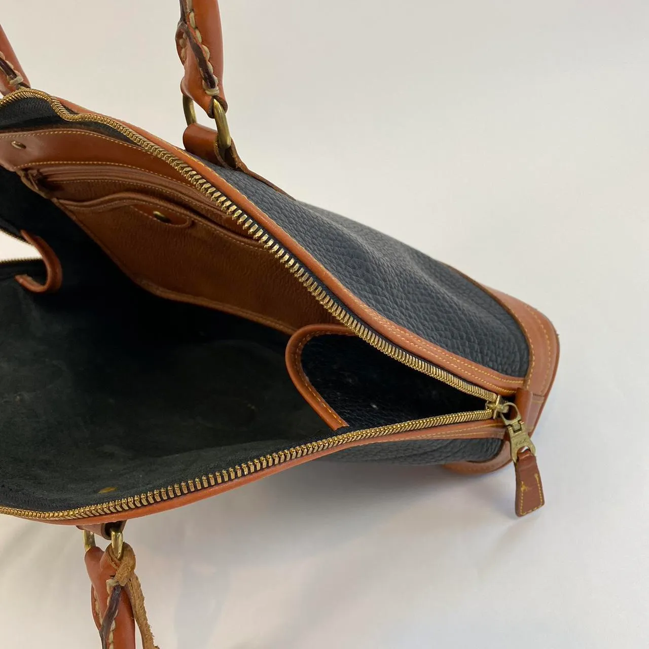 Dooney & Bourke  Vintage Leather Purse - Image 5