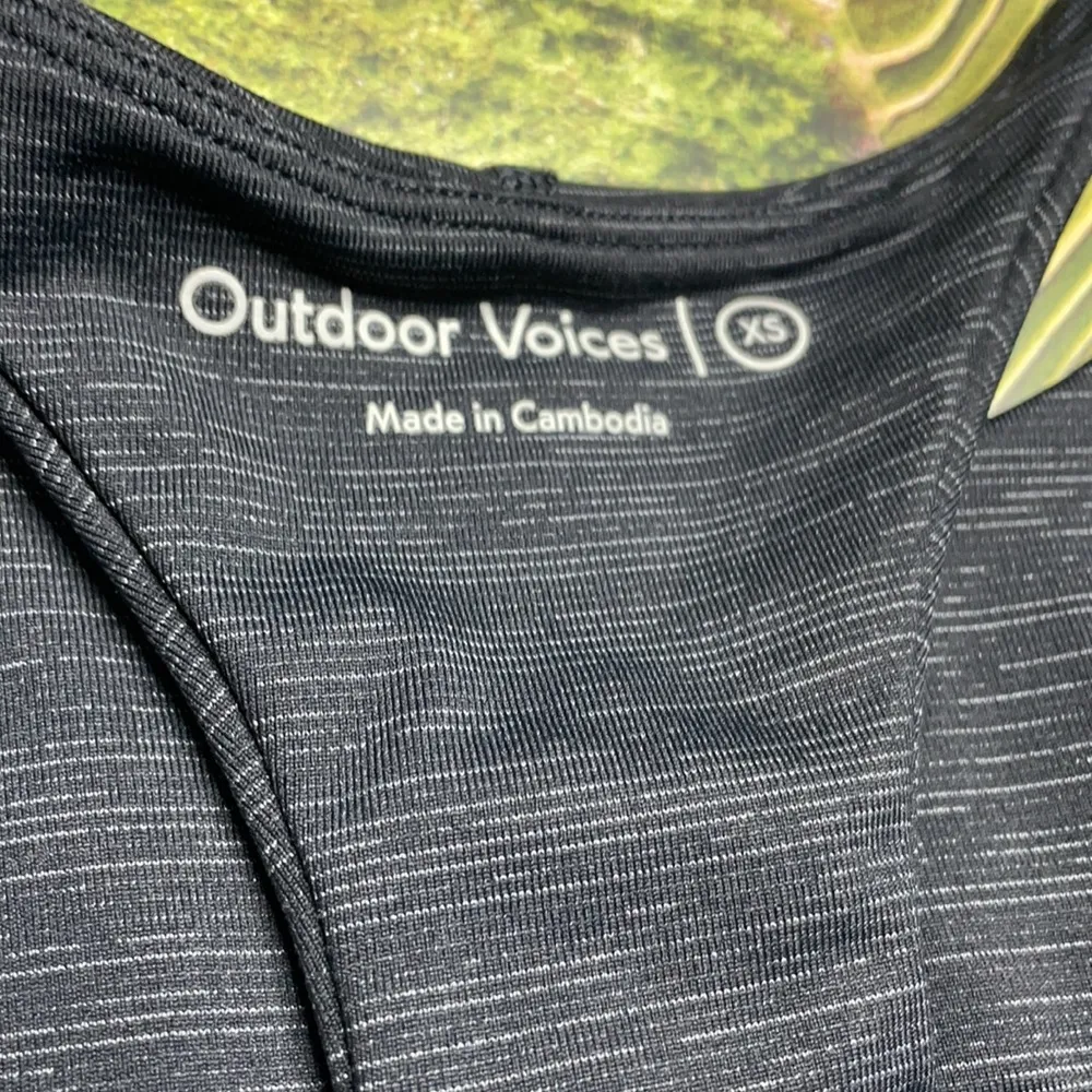 Outdoor Voices black gray move free crop top sports bra size XS - Image 9
